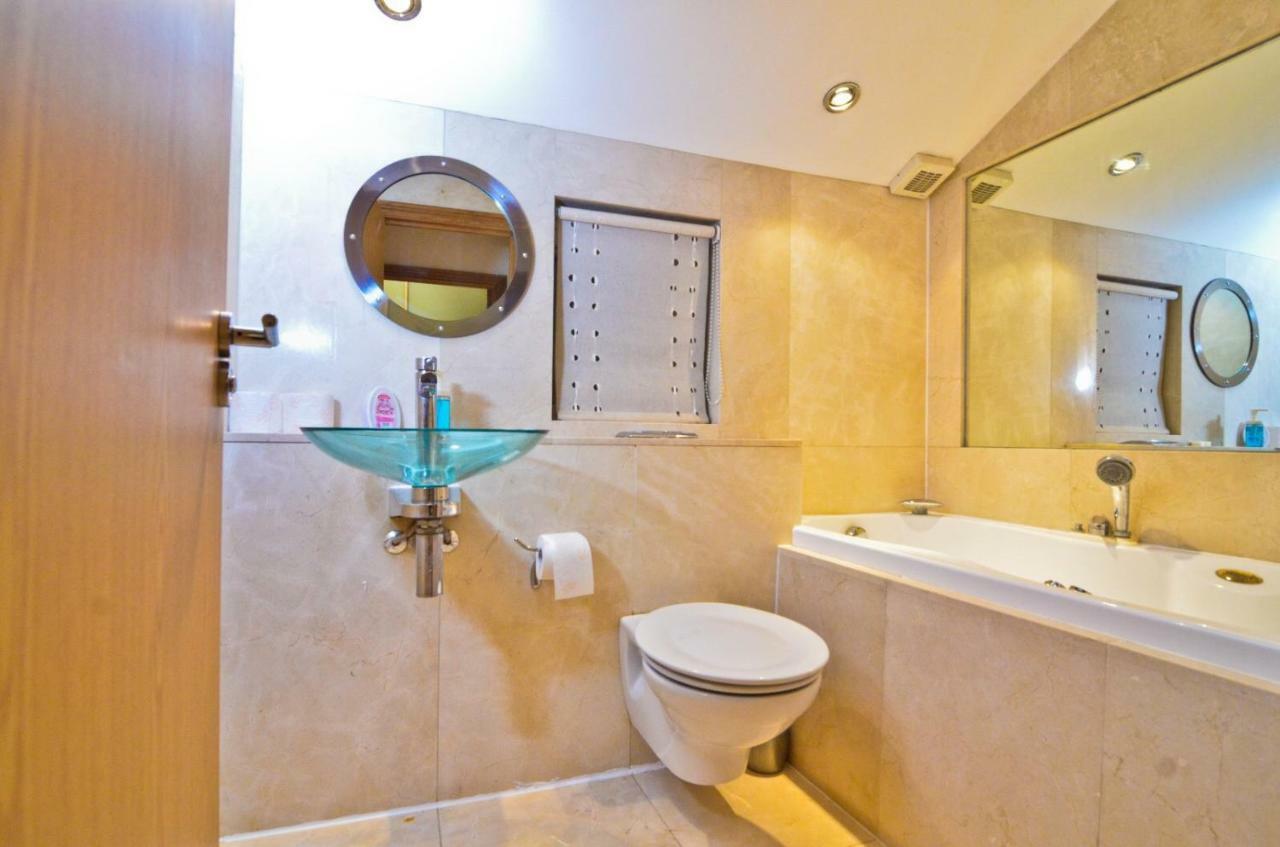 Thames View House Surrey Quays Hotel London Exterior photo